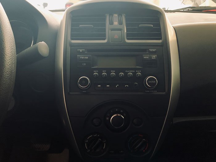 NISSAN - VERSA