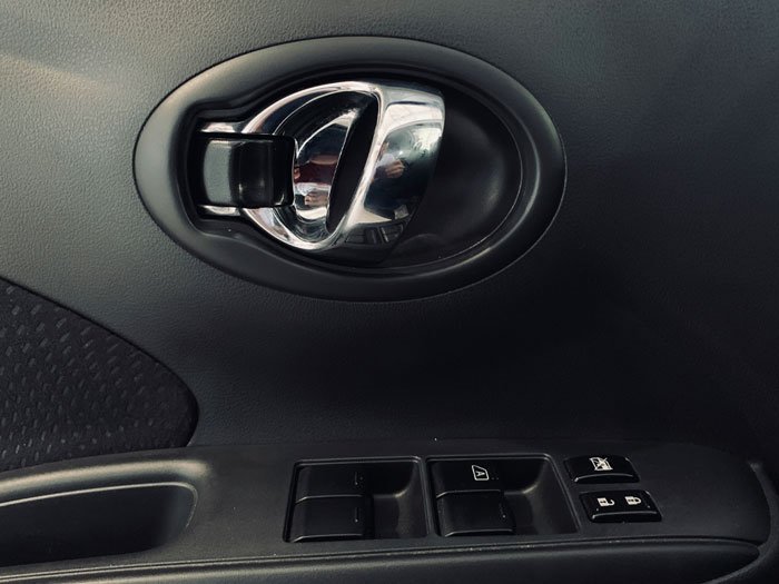 NISSAN - VERSA