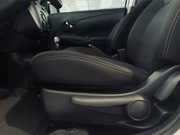 NISSAN - VERSA