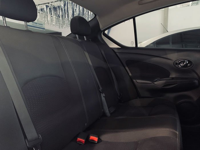 NISSAN - VERSA