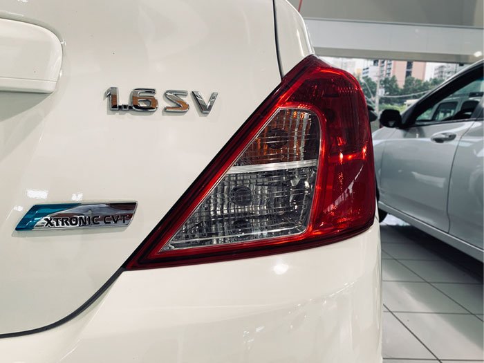 NISSAN - VERSA