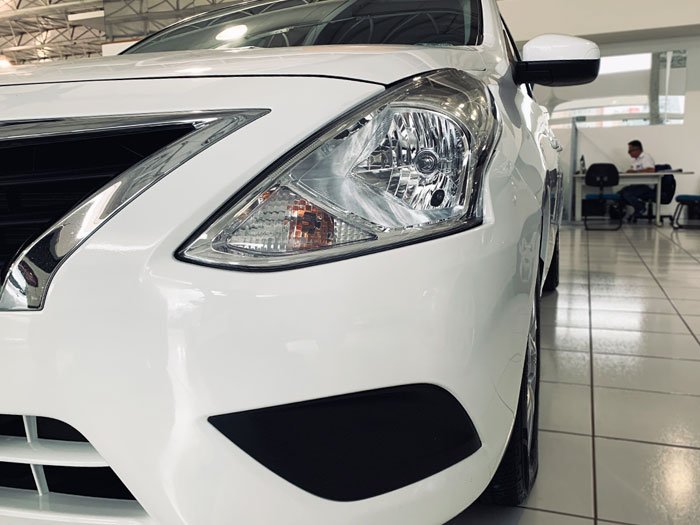 NISSAN - VERSA