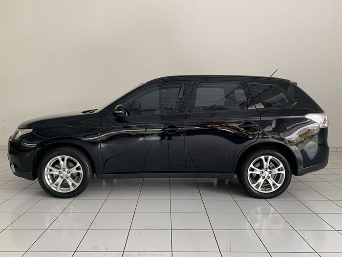 MITSUBISHI - OUTLANDER