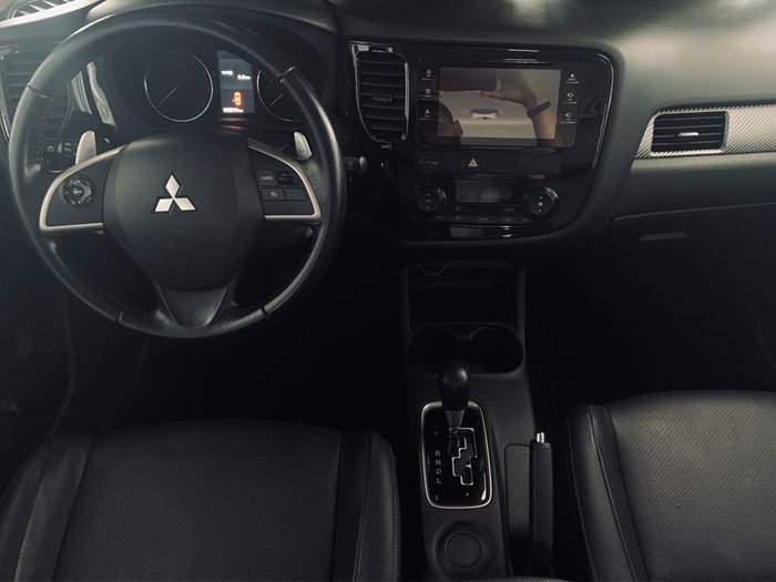 MITSUBISHI - OUTLANDER