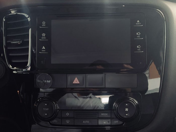 MITSUBISHI - OUTLANDER