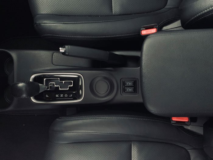MITSUBISHI - OUTLANDER