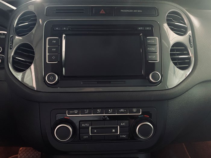 VOLKSWAGEN - TIGUAN