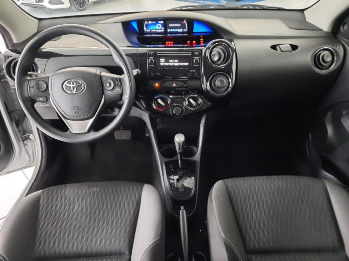 TOYOTA - ETIOS HATCH