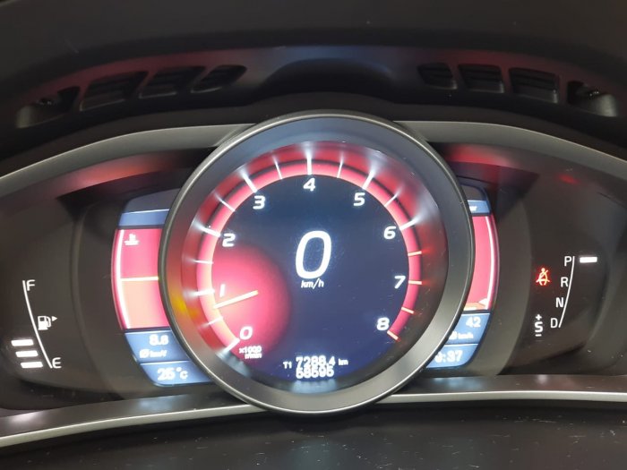 VOLVO - V40