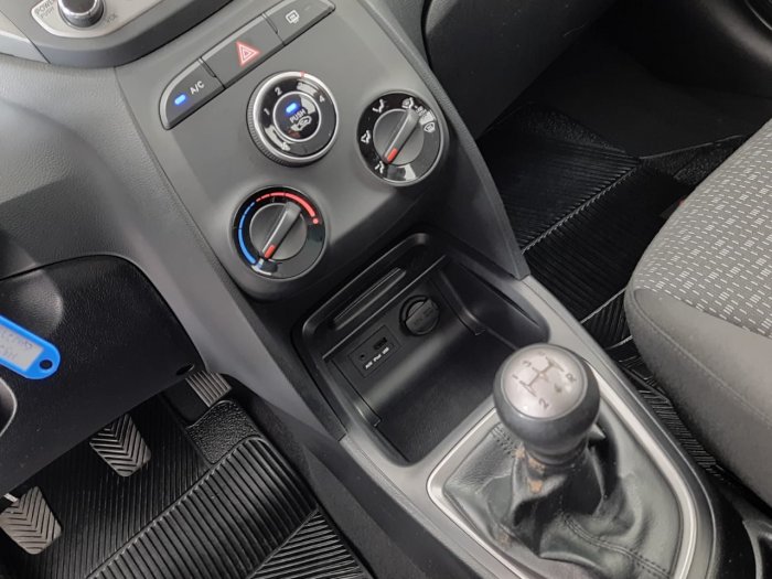 HYUNDAI - HB20