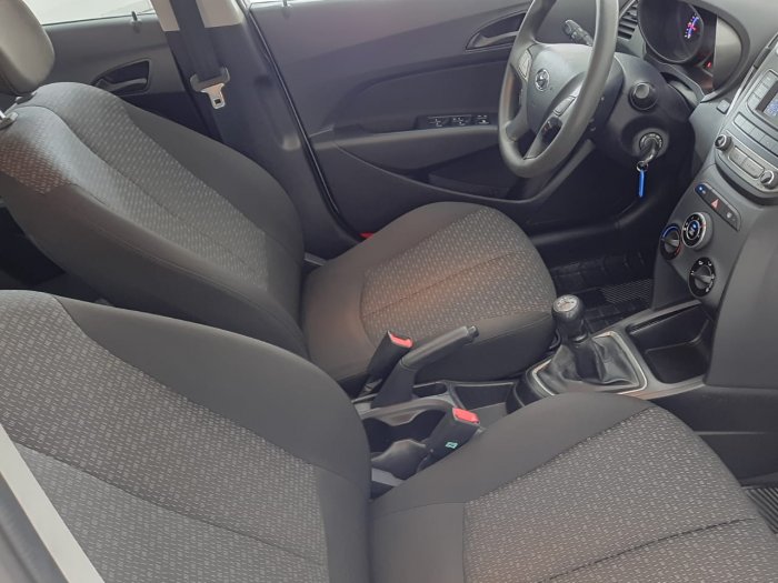 HYUNDAI - HB20