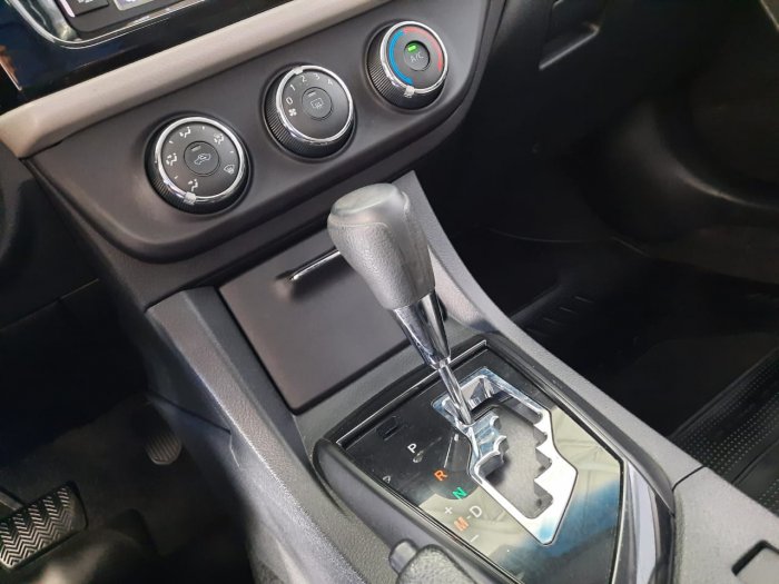 TOYOTA - COROLLA