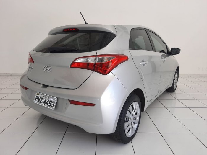 HYUNDAI - HB20