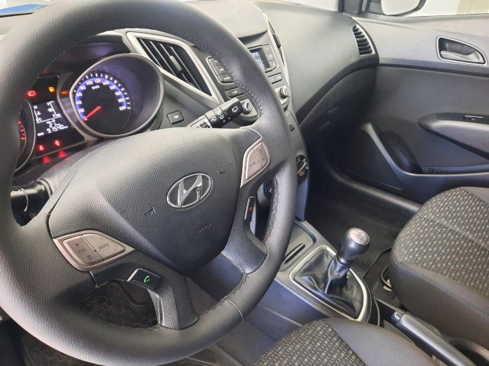 HYUNDAI - HB20