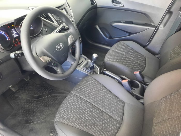 HYUNDAI - HB20
