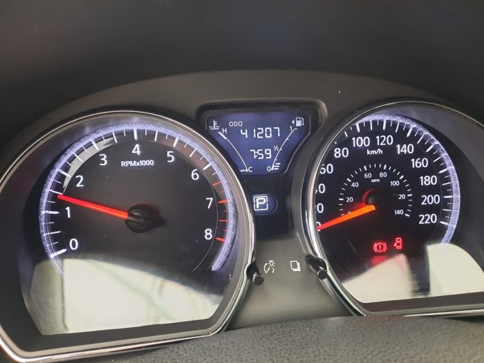 NISSAN - VERSA