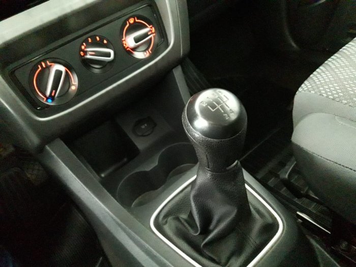 VOLKSWAGEN - FOX