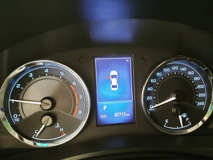 TOYOTA - COROLLA
