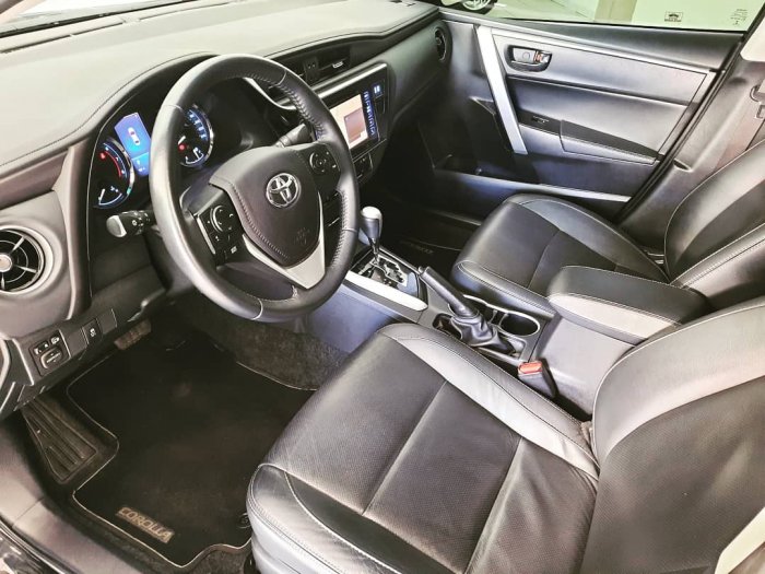 TOYOTA - COROLLA