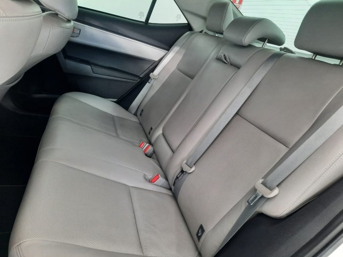 TOYOTA - COROLLA