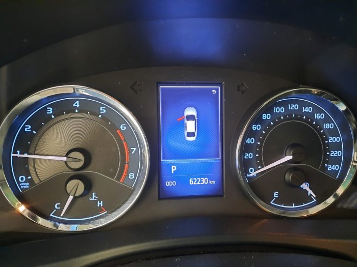 TOYOTA - COROLLA