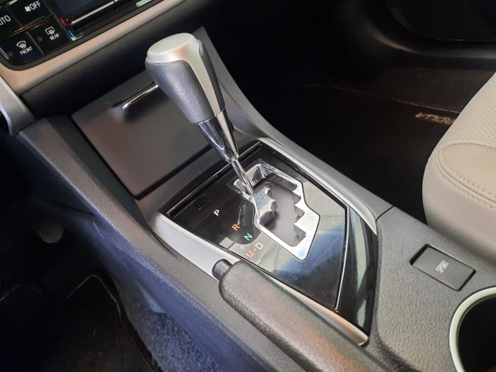 TOYOTA - COROLLA