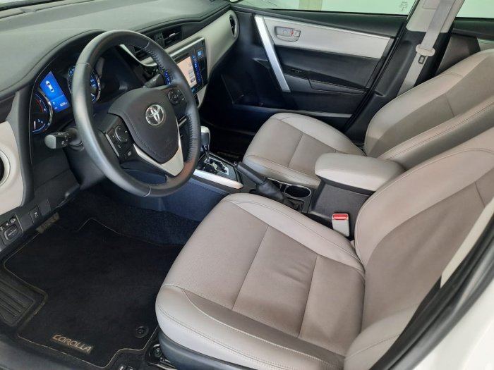 TOYOTA - COROLLA