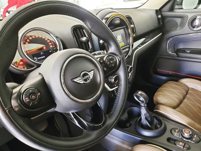 MINI - COUNTRYMAN