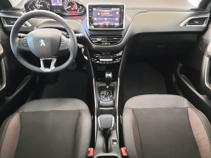 PEUGEOT - 2008