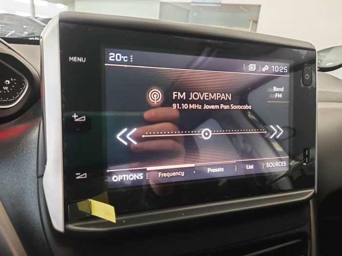 PEUGEOT - 2008