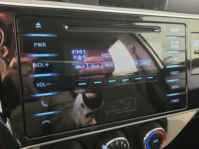 TOYOTA - COROLLA