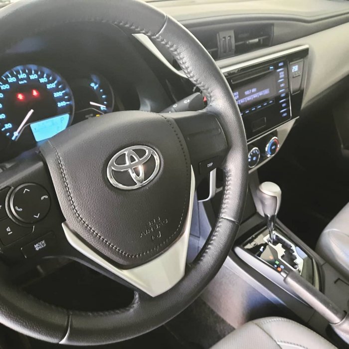 TOYOTA - COROLLA