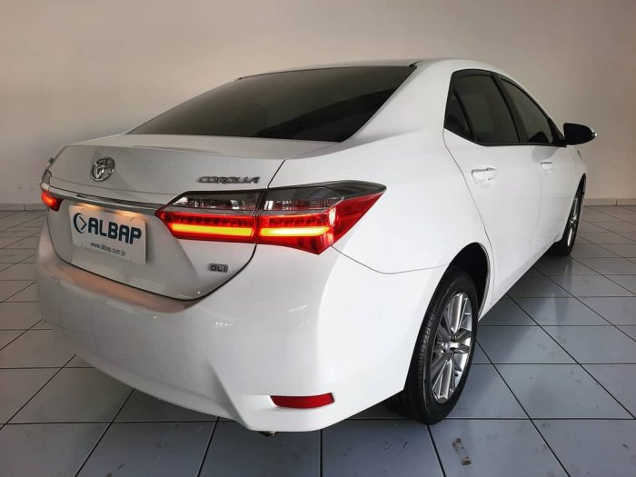 TOYOTA - COROLLA