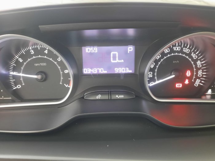 PEUGEOT - 2008