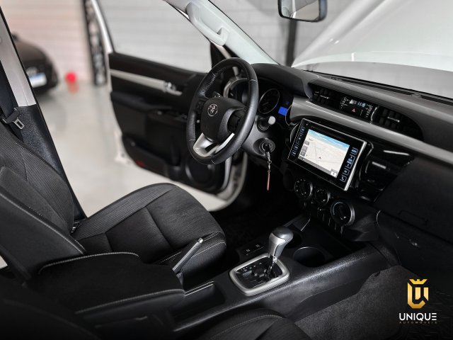 Toyota Hilux 2.7 SR 4X2 CD 16V FLEX 4P AUTOMÁTICO 2018/2019 branco à venda na Unique Automóveis em Indaiatuba — foto 16