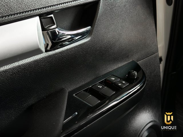 Toyota Hilux 2.7 SR 4X2 CD 16V FLEX 4P AUTOMÁTICO 2018/2019 branco à venda na Unique Automóveis em Indaiatuba — foto 19