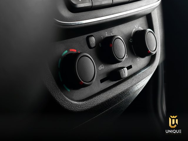 Renault Kwid 1.0 12V SCE FLEX ZEN MANUAL 2023/2024 prata à venda na Unique Automóveis em Indaiatuba — foto 12