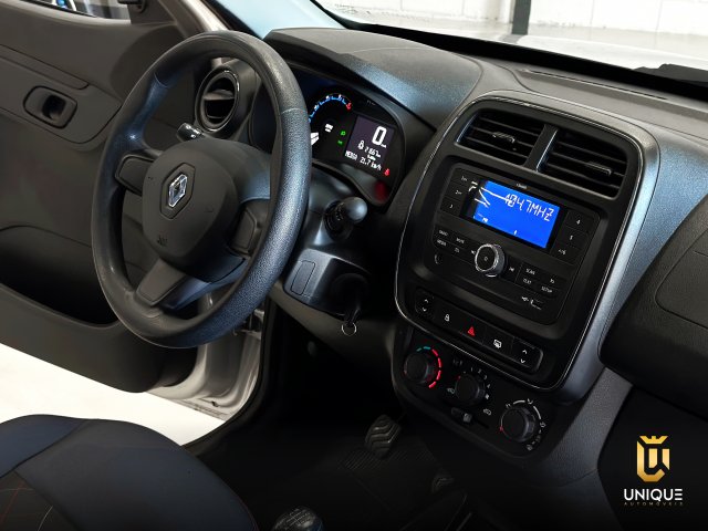 Renault Kwid 1.0 12V SCE FLEX ZEN MANUAL 2023/2024 prata à venda na Unique Automóveis em Indaiatuba — foto 15