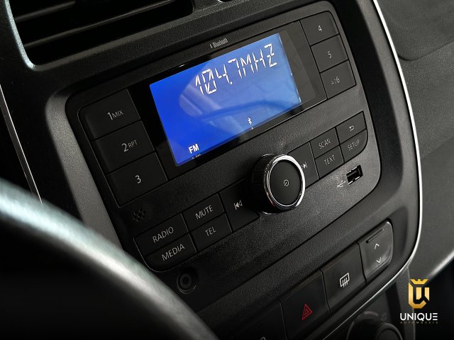 Renault Kwid 1.0 12V SCE FLEX ZEN MANUAL 2023/2024 prata à venda na Unique Automóveis em Indaiatuba — foto 16