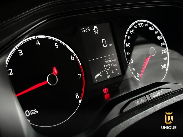 Volkswagen Polo 1.0 MPI MANUAL 2023 cinza à venda na Unique Automóveis em Indaiatuba — foto 9