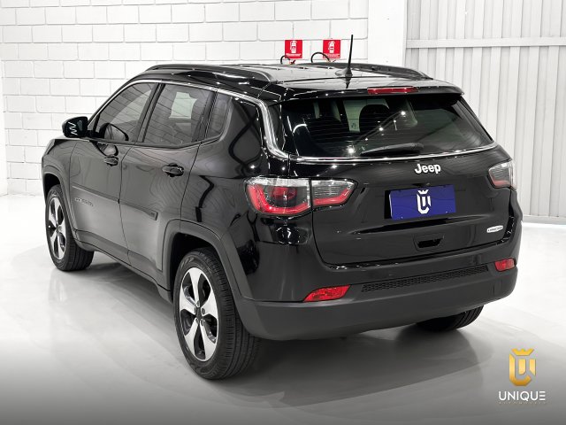 Jeep Compass 2.0 16V FLEX LONGITUDE AUTOMÁTICO 2017 preto à venda na Unique Automóveis em Indaiatuba — foto 5