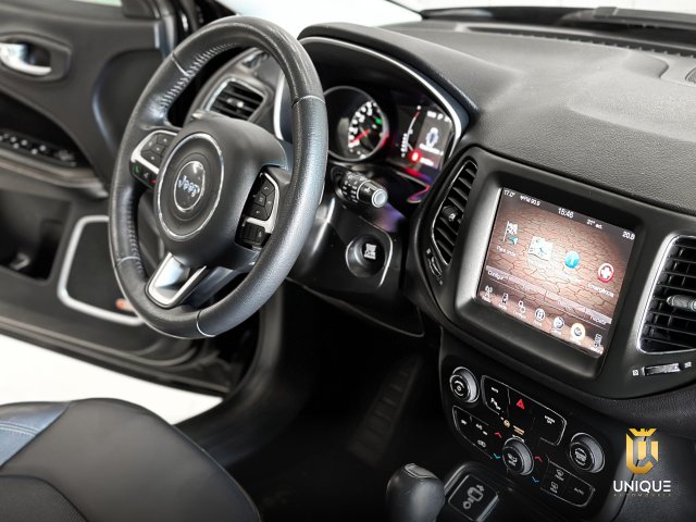 Jeep Compass 2.0 16V FLEX LONGITUDE AUTOMÁTICO 2017 preto à venda na Unique Automóveis em Indaiatuba — foto 8