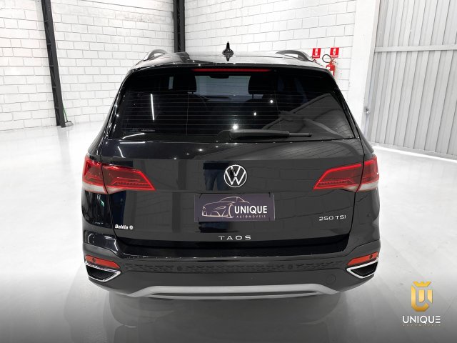 Volkswagen Taos 1.4 250 TSI TOTAL FLEX COMFORTLINE AUTOMÁTICO 2022 preto à venda na Unique Automóveis em Indaiatuba — foto 4