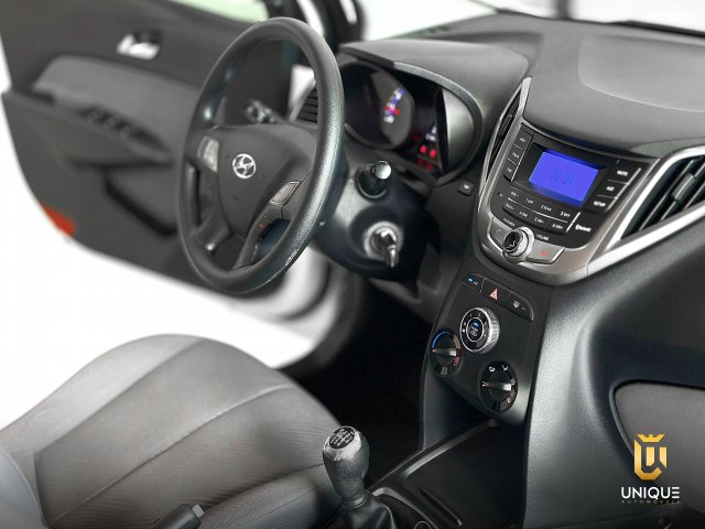 Hyundai Hb20s 1.6 COMFORT PLUS 16V FLEX 4P MANUAL 2015 branco à venda na Unique Automóveis em Indaiatuba — foto 11