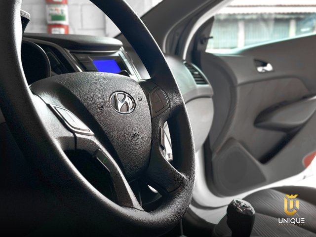 Hyundai Hb20s 1.6 COMFORT PLUS 16V FLEX 4P MANUAL 2015 branco à venda na Unique Automóveis em Indaiatuba — foto 17
