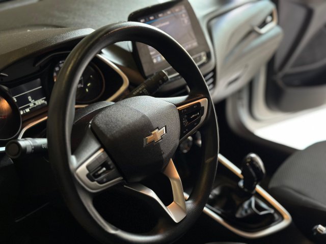 Chevrolet Onix 1.0 FLEX LT MANUAL 2023/2024 branco à venda na Unique Automóveis em Indaiatuba — foto 20