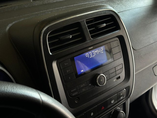 Renault Kwid 1.0 12V SCE FLEX ZEN MANUAL 2023/2024 branco à venda na Unique Automóveis em Indaiatuba — foto 15