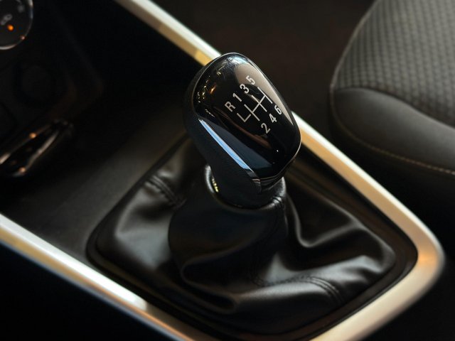 Chevrolet Onix 1.0 FLEX LT MANUAL 2022/2023 preto à venda na Unique Automóveis em Indaiatuba — foto 11