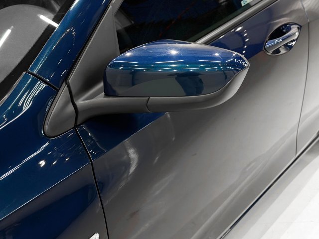 Chevrolet Onix 1.0 FLEX LT MANUAL 2023/2024 azul à venda na Unique Automóveis em Indaiatuba — foto 2