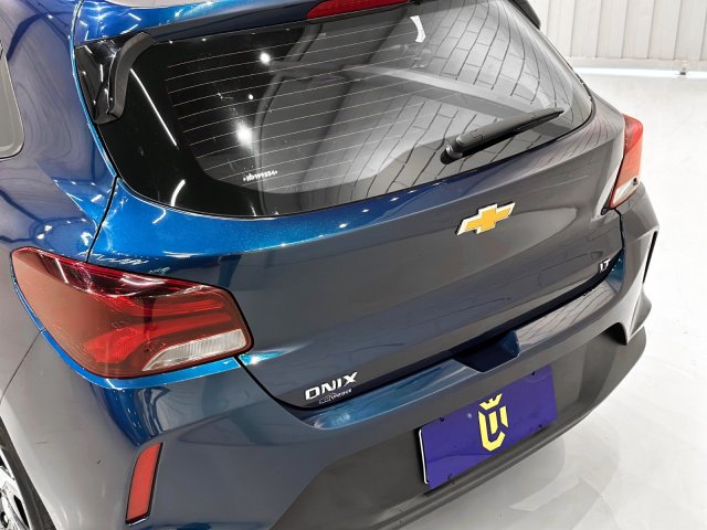Chevrolet Onix 1.0 FLEX LT MANUAL 2023/2024 azul à venda na Unique Automóveis em Indaiatuba — foto 5